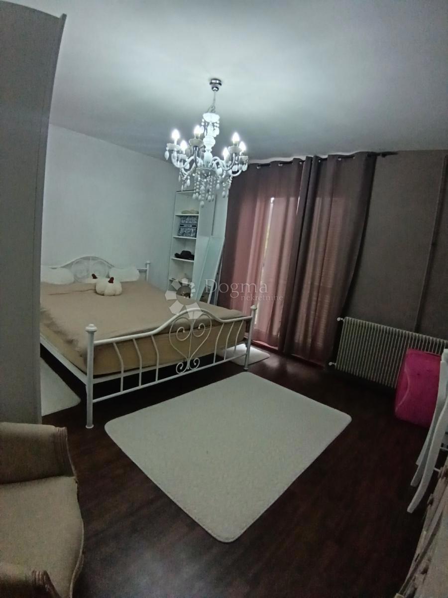 Casa Višnjevac, Osijek - Okolica, 250m2