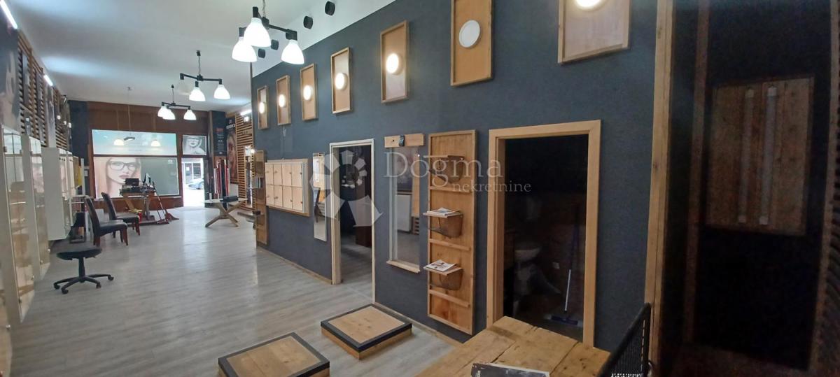 Locale commerciale Centar, Vinkovci, 170m2