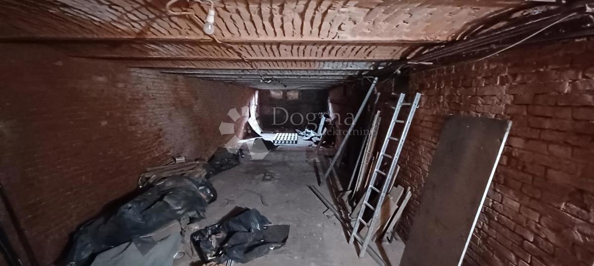 Locale commerciale Centar, Vinkovci, 170m2