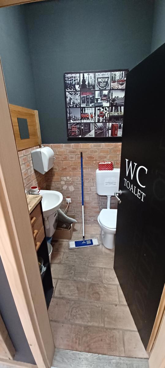 Locale commerciale Centar, Vinkovci, 170m2