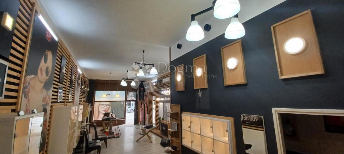 Locale commerciale Centar, Vinkovci, 170m2