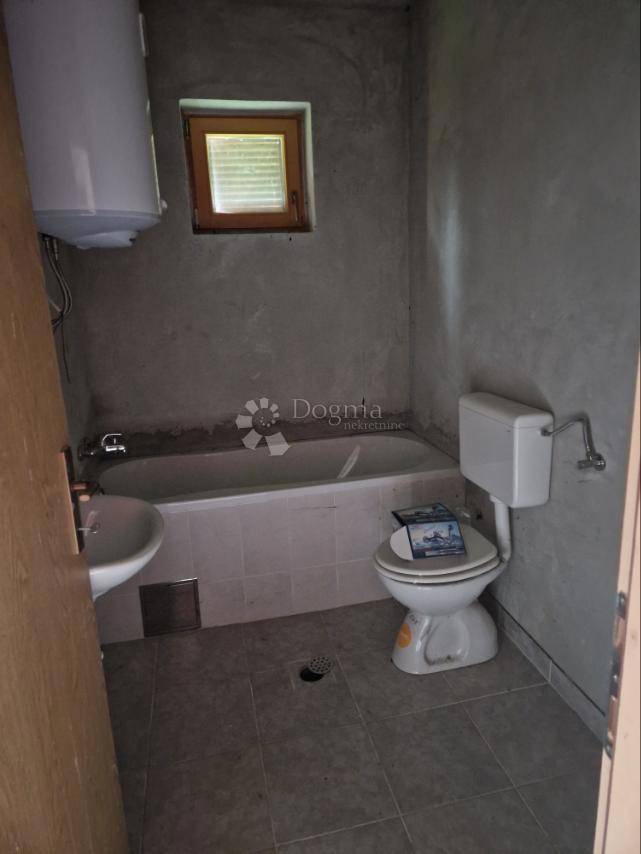 Casa Popović Brdo, Karlovac - Okolica, 70m2