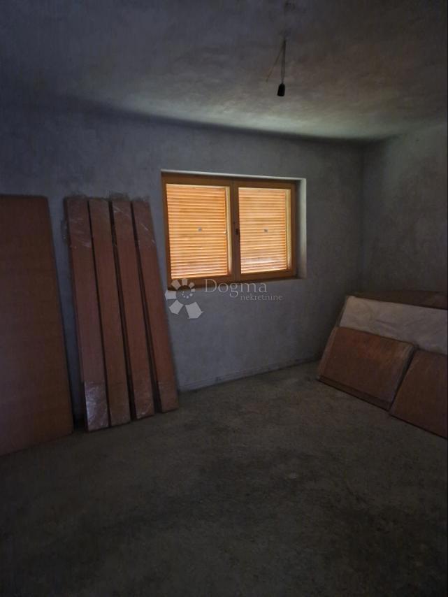 Casa Popović Brdo, Karlovac - Okolica, 70m2