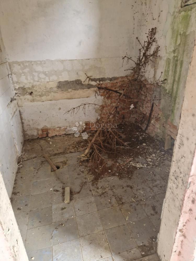 Casa Popović Brdo, Karlovac - Okolica, 70m2