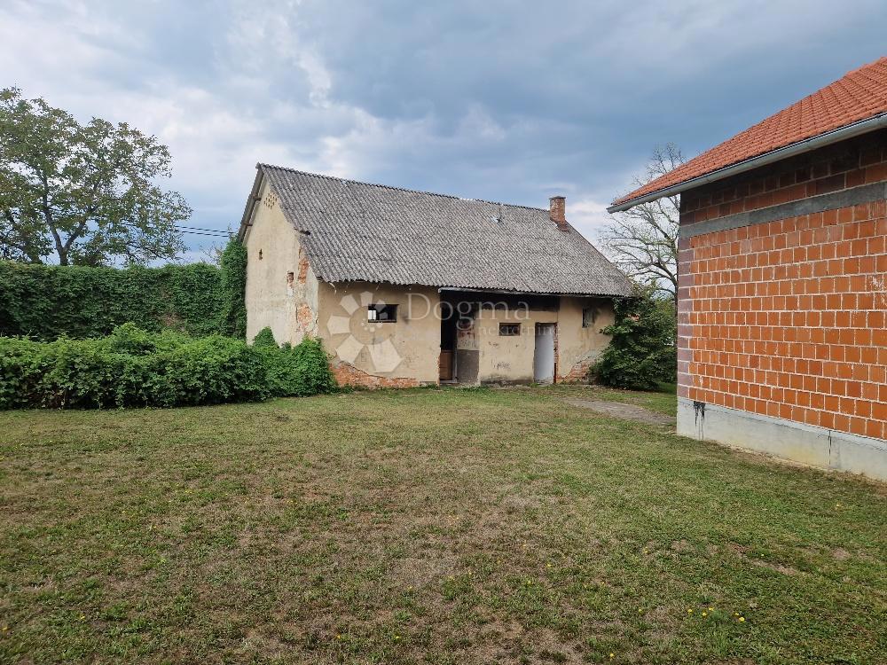 Casa Popović Brdo, Karlovac - Okolica, 70m2