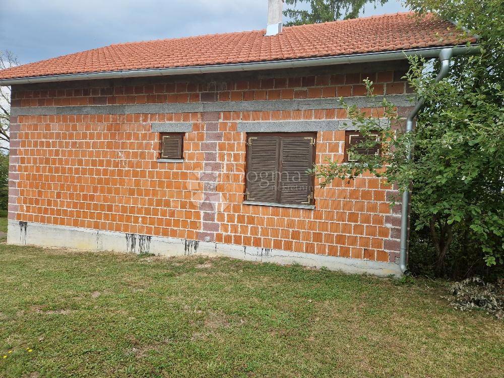 Casa Popović Brdo, Karlovac - Okolica, 70m2
