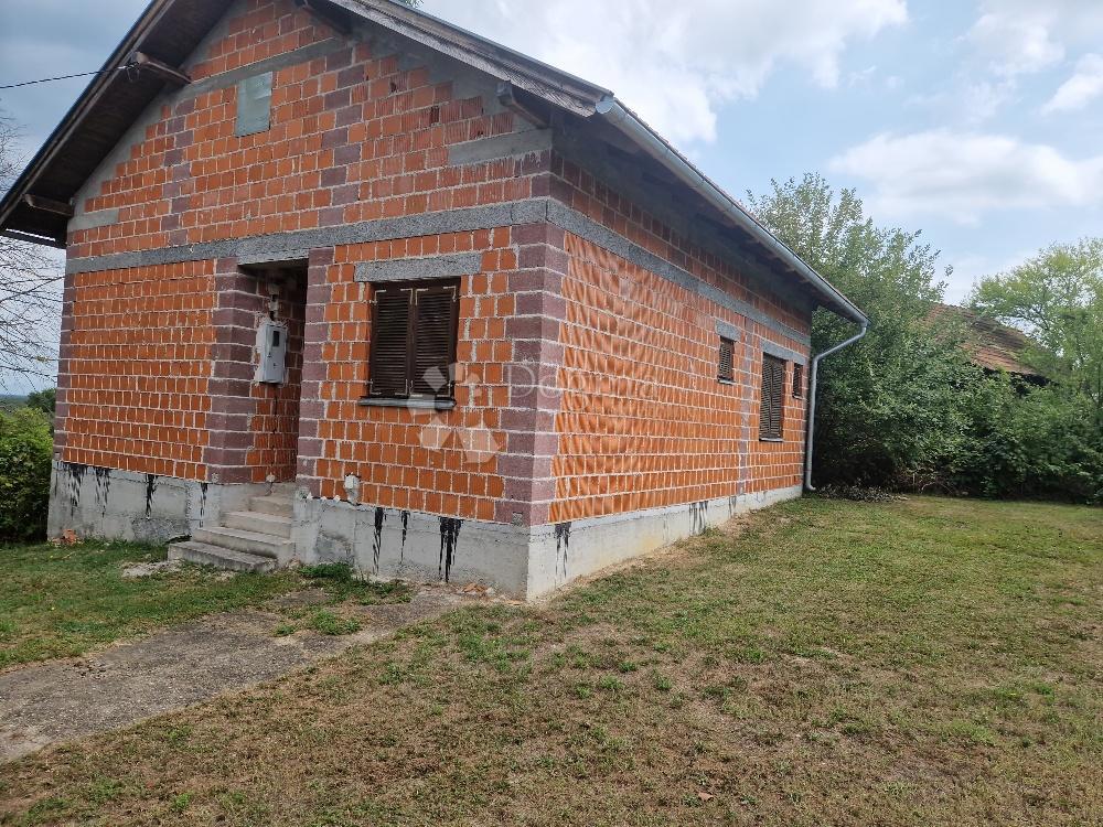 Casa Popović Brdo, Karlovac - Okolica, 70m2
