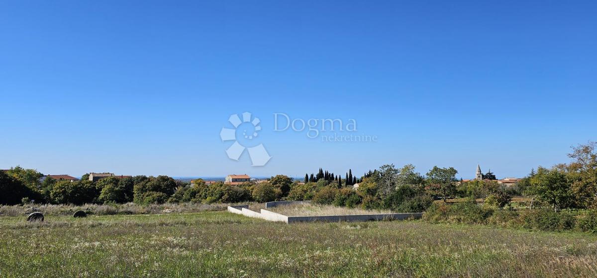 Terreno edificabile Kanfanar, 646m2