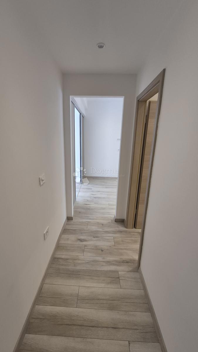 Appartamento con due camere da letto nel centro di Pola, superficie 72,83 m2 