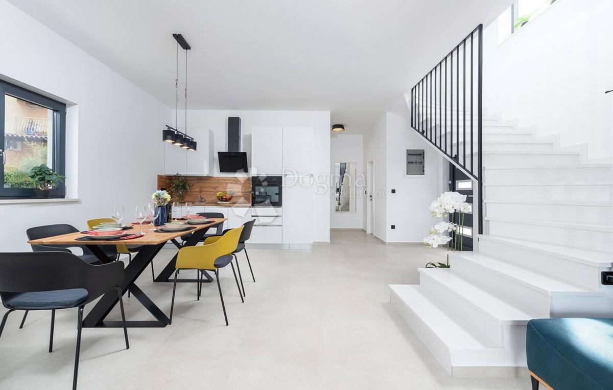 VILLA MODERNA CON PISCINA E JACUZZI - Parenzo