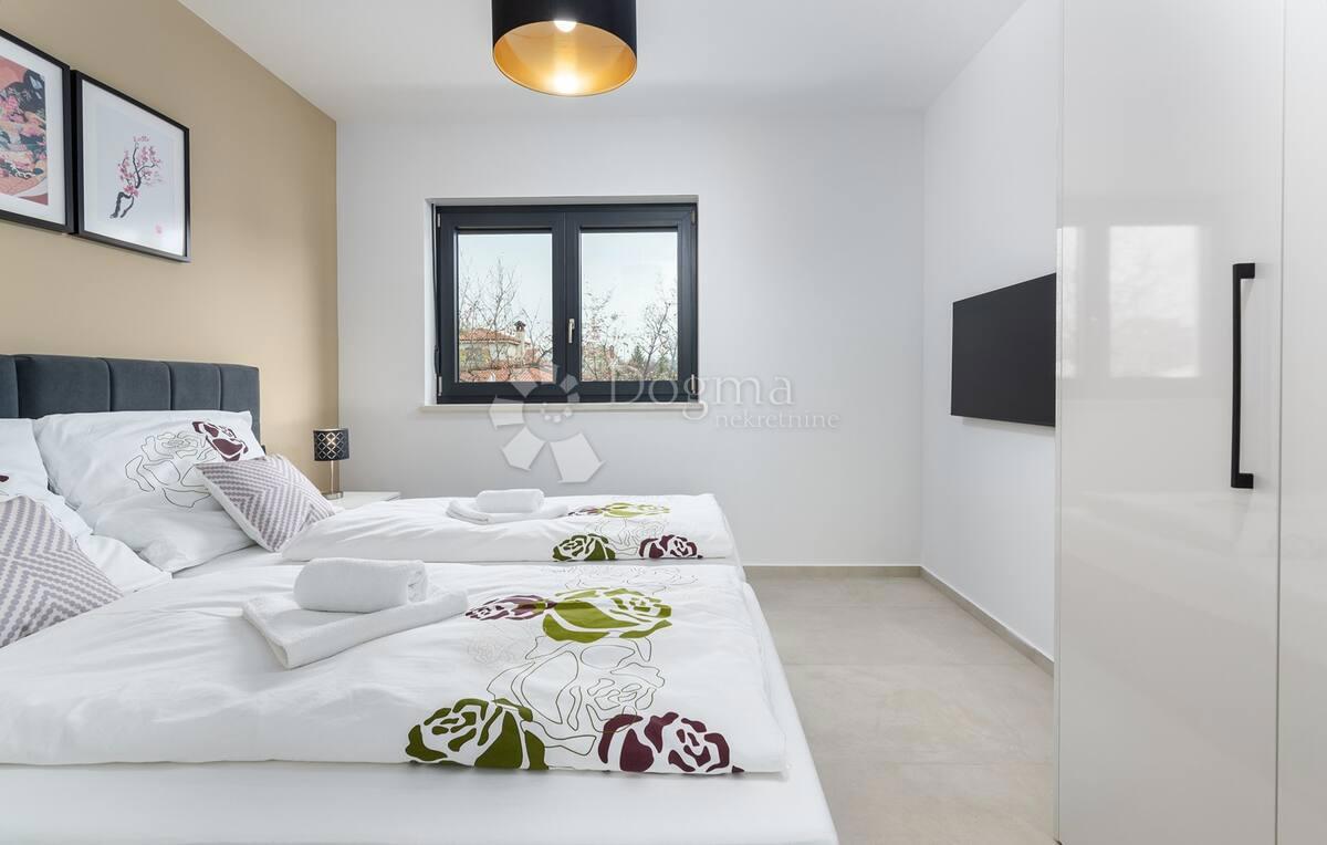 VILLA MODERNA CON PISCINA E JACUZZI - Parenzo