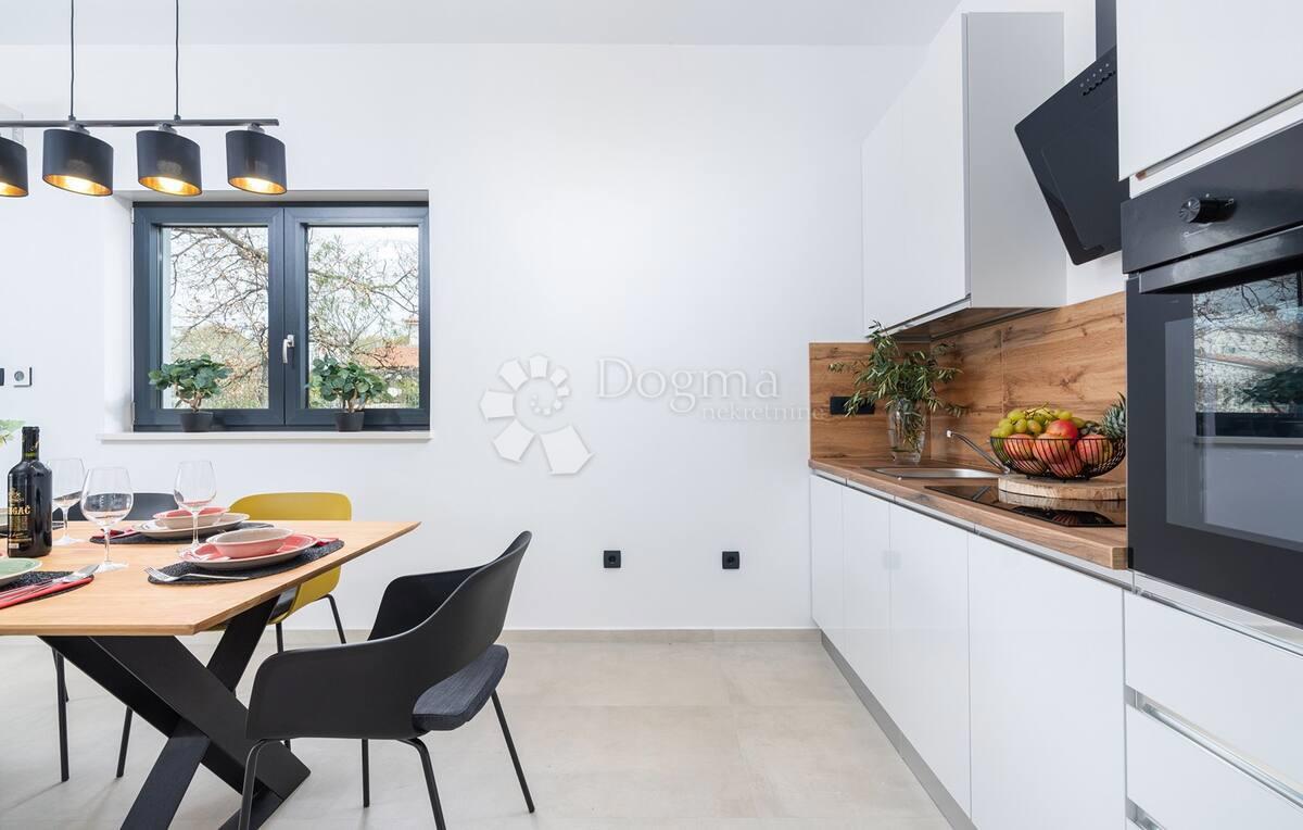 VILLA MODERNA CON PISCINA E JACUZZI - Parenzo