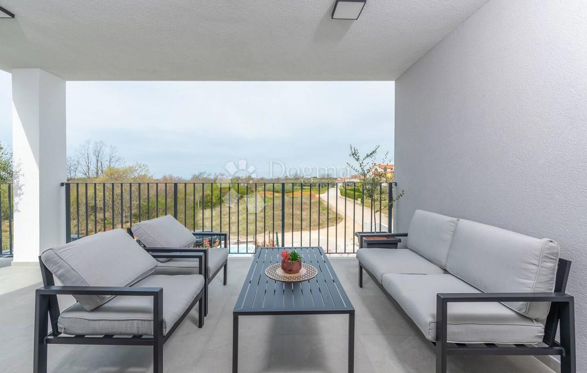 VILLA MODERNA CON PISCINA E JACUZZI - Parenzo