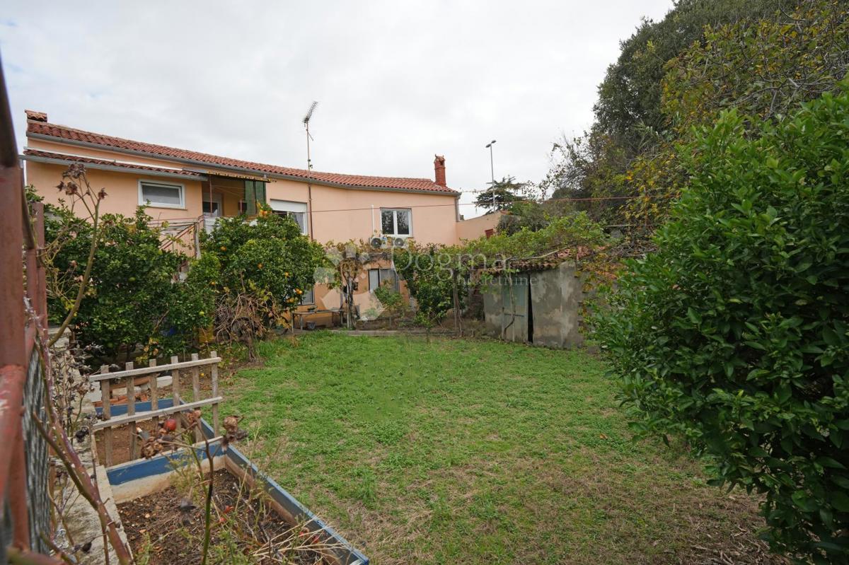 Casa indipendente con 2 appartamenti separati - VERUDA, PULA