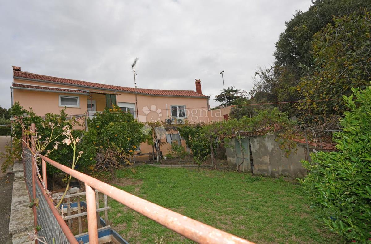 Casa indipendente con 2 appartamenti separati - VERUDA, PULA