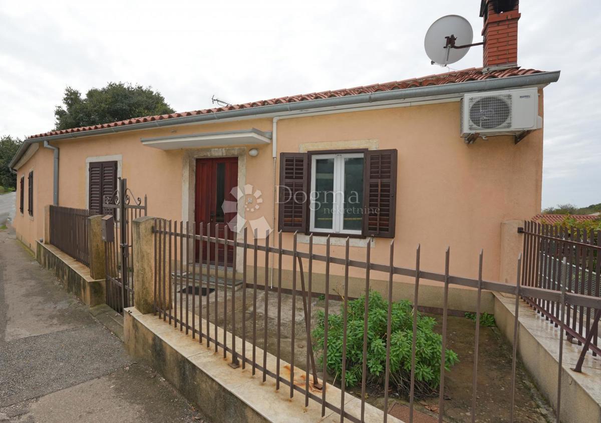 Casa indipendente con 2 appartamenti separati - VERUDA, PULA