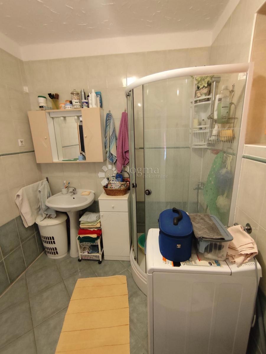 Allogio Baldekin, Šibenik, 58m2