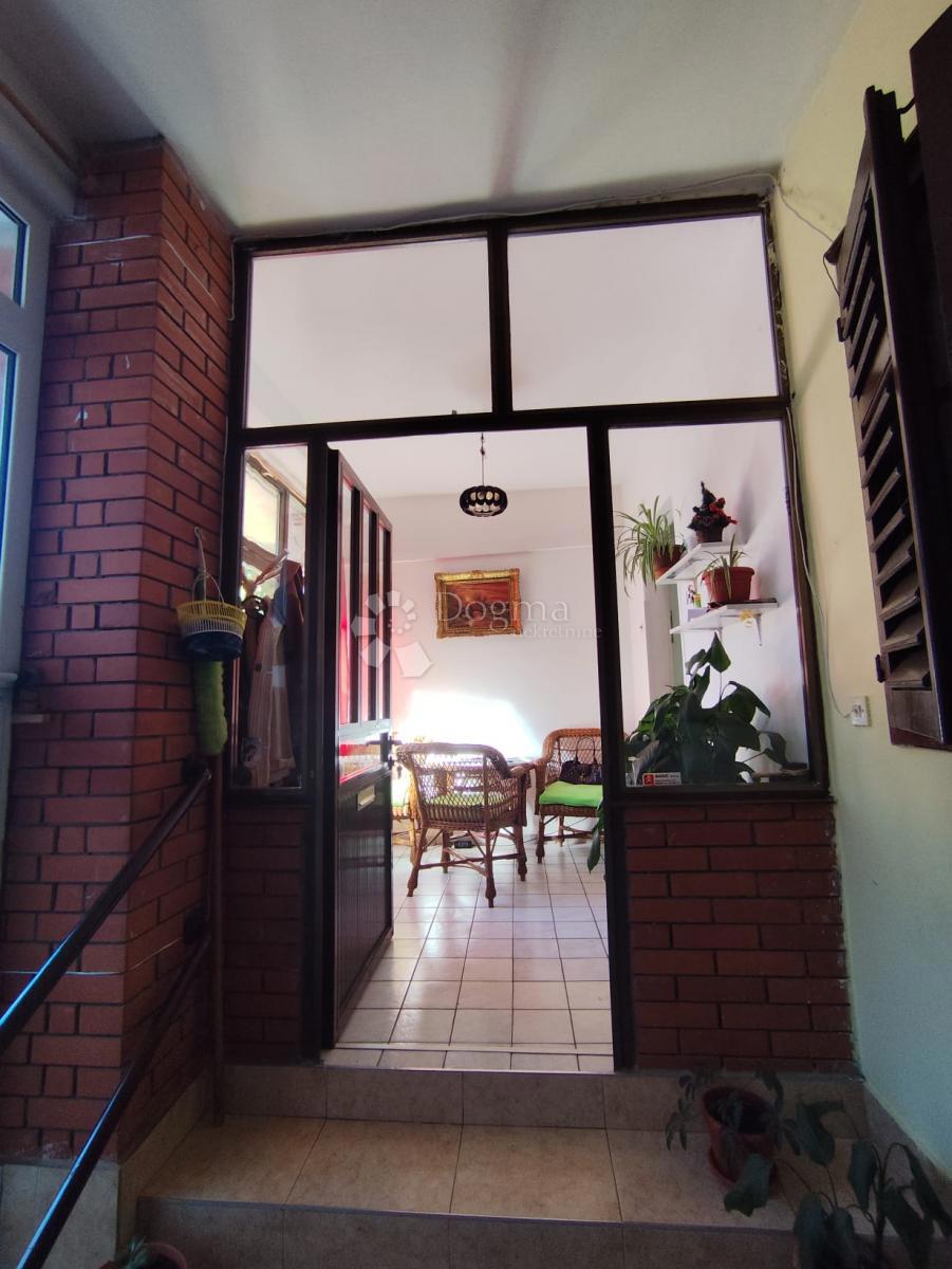 Allogio Baldekin, Šibenik, 58m2