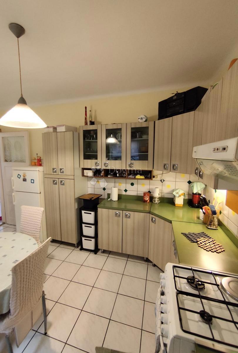 Allogio Baldekin, Šibenik, 58m2