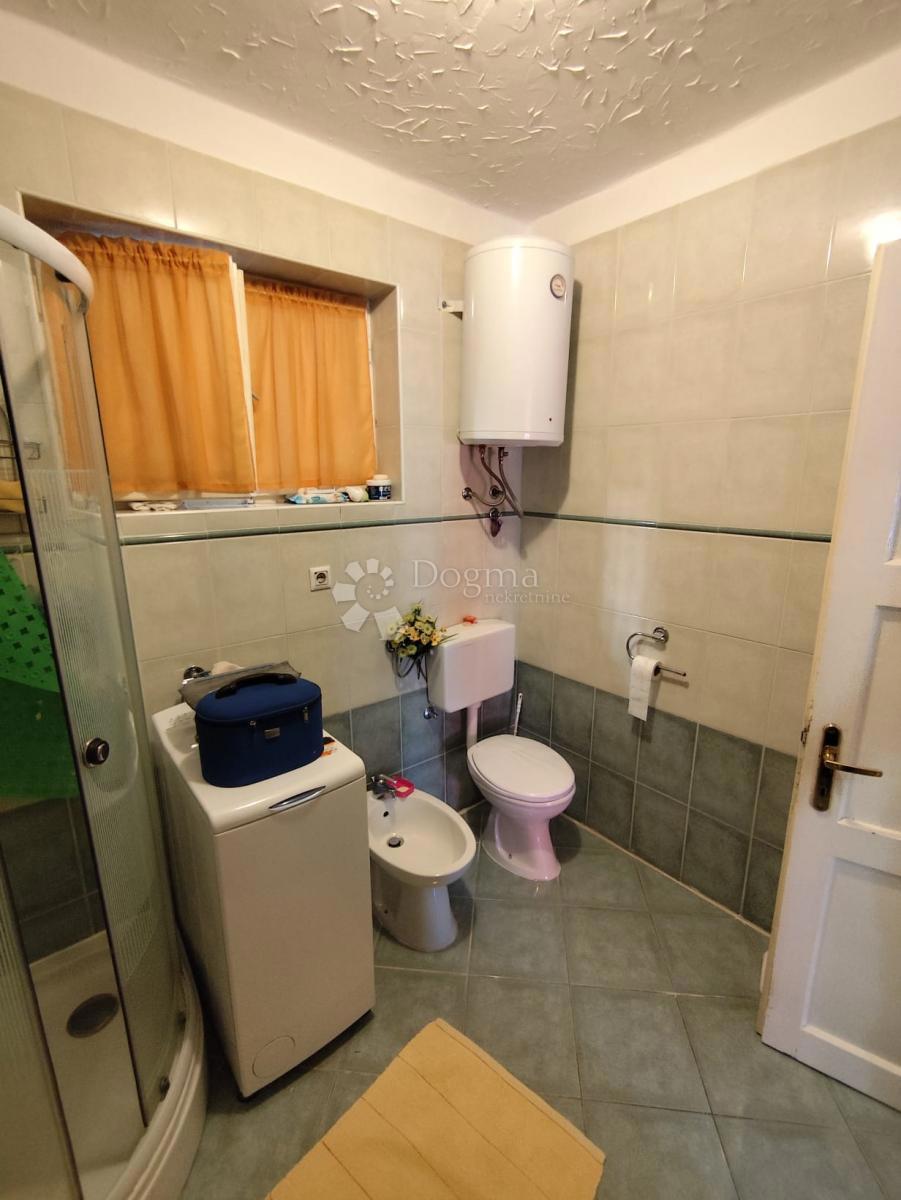 Allogio Baldekin, Šibenik, 58m2