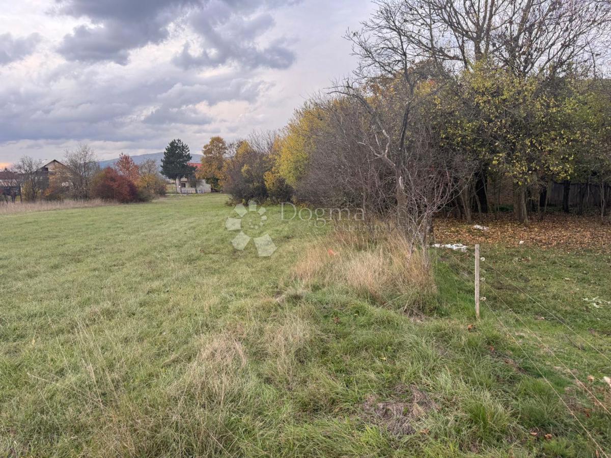 Terreno edificabile Čovići, Otočac, 10.001m2