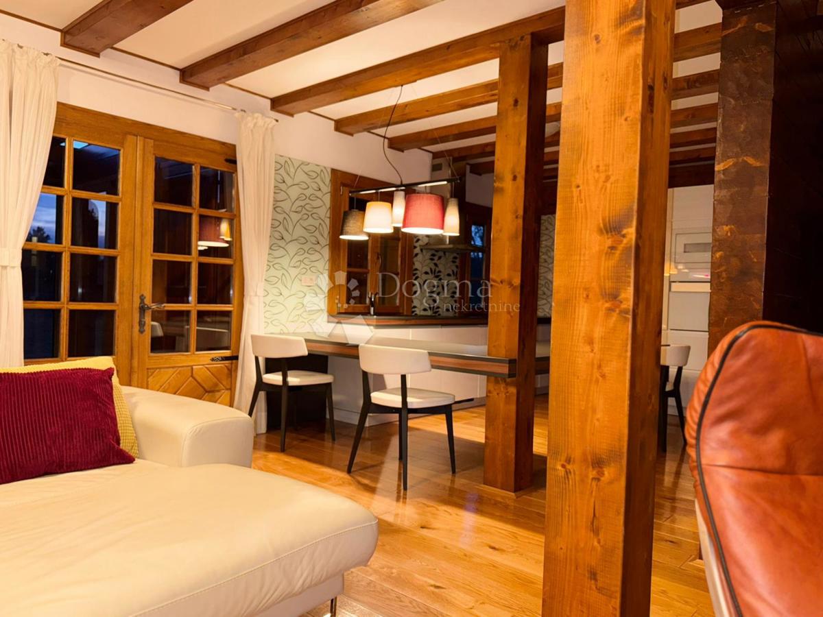 Casa Raduč, Lovinac, 350m2