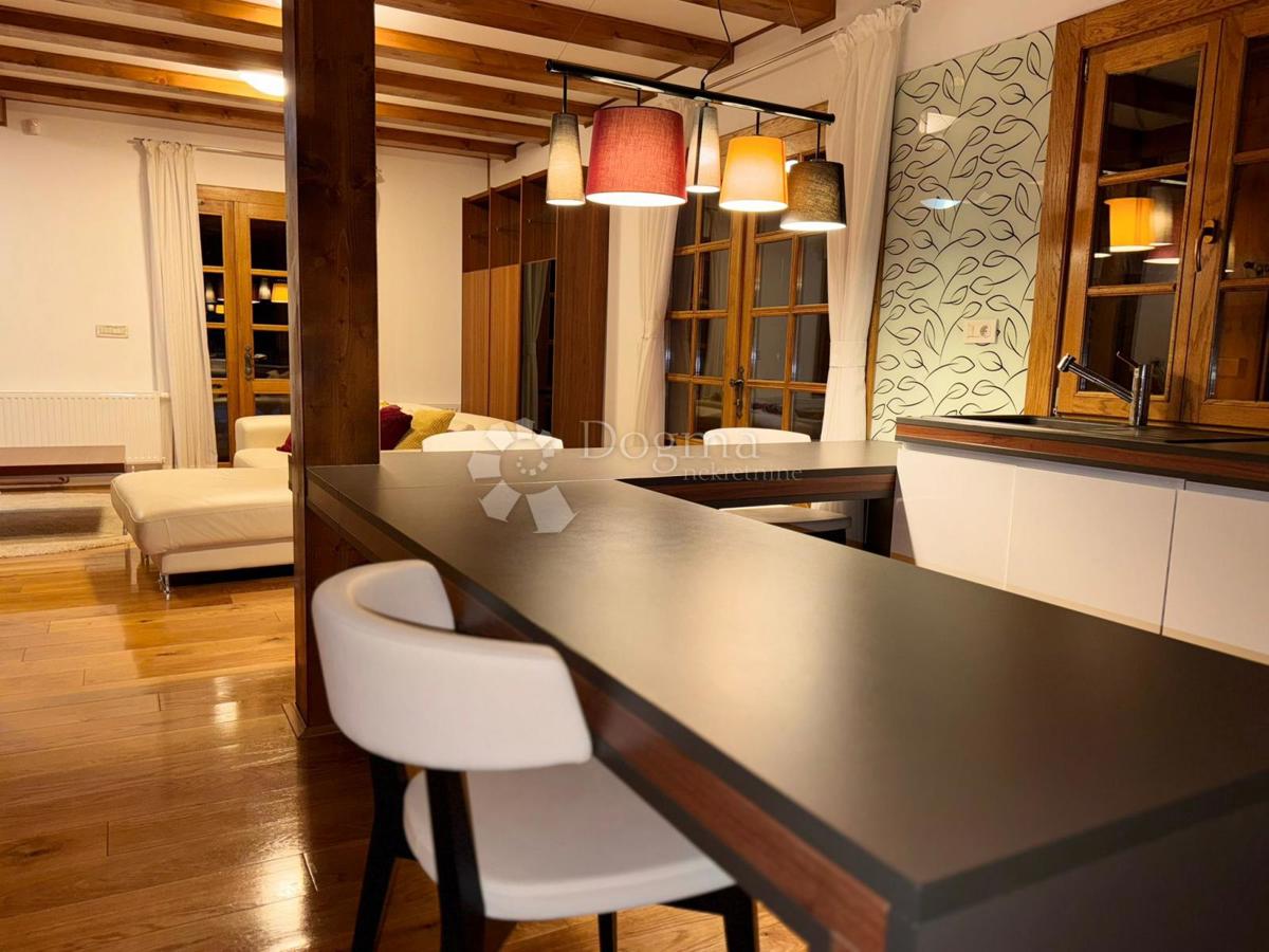 Casa Raduč, Lovinac, 350m2