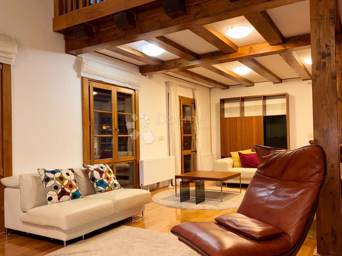 Casa Raduč, Lovinac, 350m2