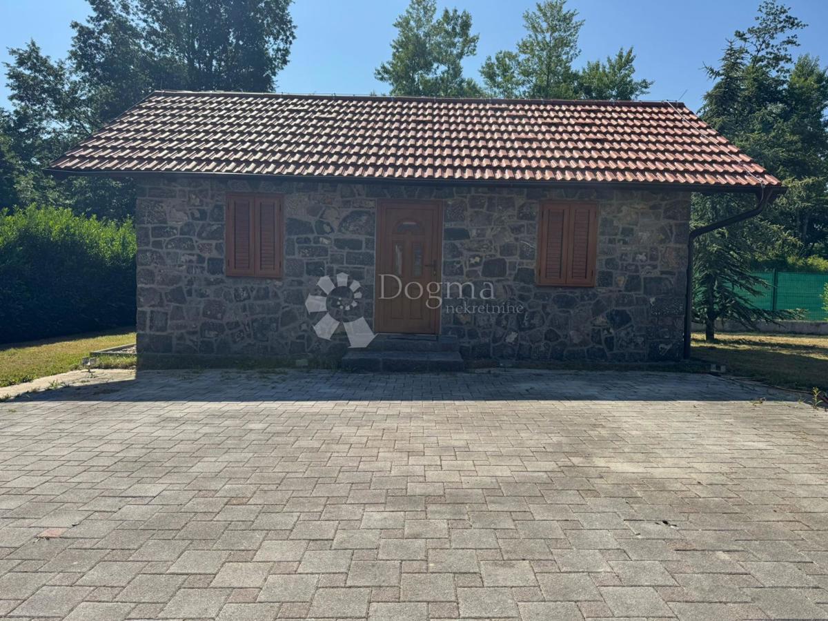 Casa Raduč, Lovinac, 350m2