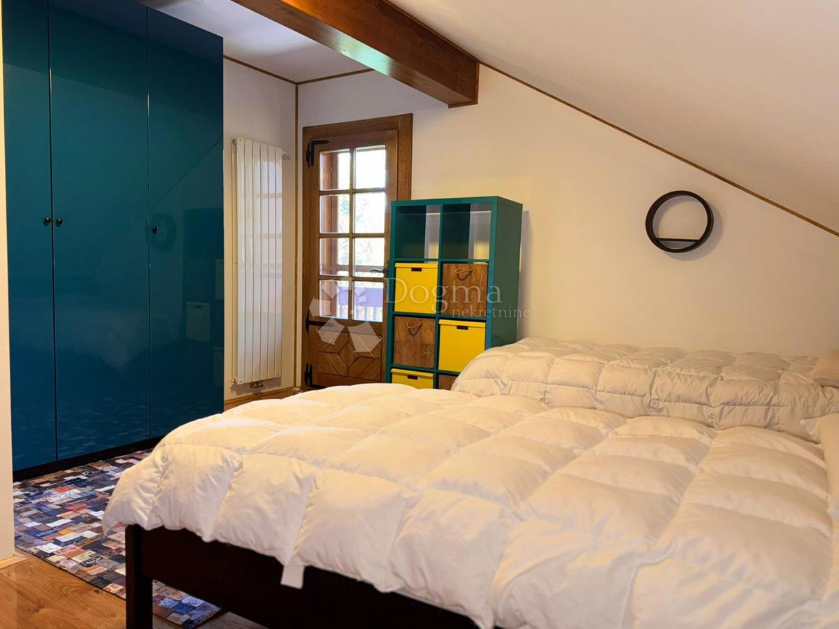 Casa Raduč, Lovinac, 350m2