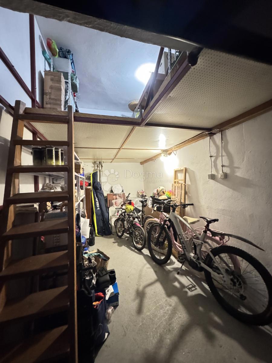 Garage Travno, Novi Zagreb - Istok, 10,44m2