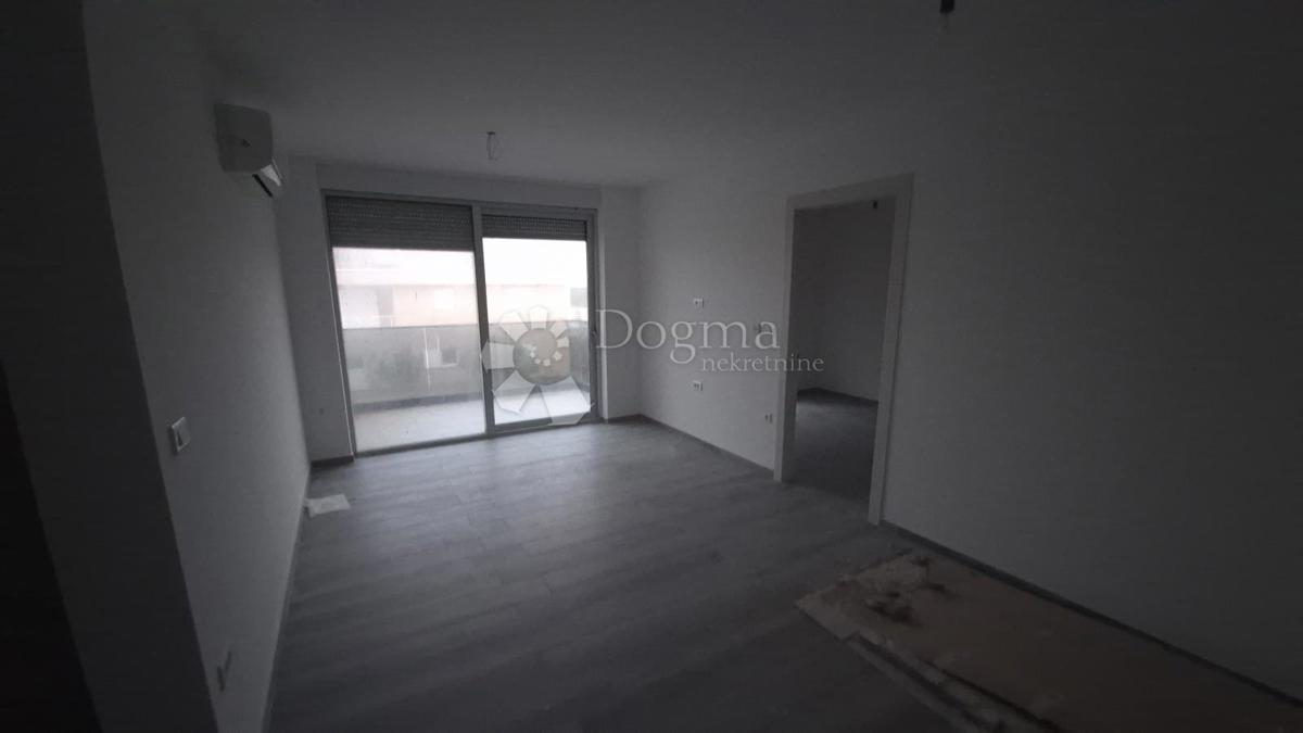 Appartamento con due camere da letto in un nuovo edificio a 1 km dal mare, superficie 54,47 m2