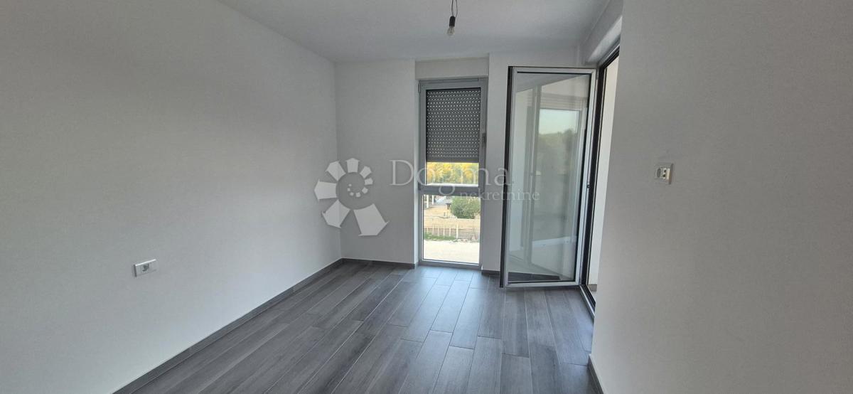 Appartamento con due camere da letto in un nuovo edificio a 1 km dal mare, superficie 54,47 m2