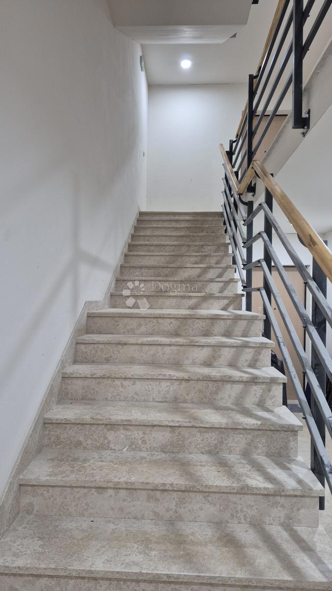 Appartamento con due camere da letto in un nuovo edificio a 1 km dal mare, superficie 54,47 m2