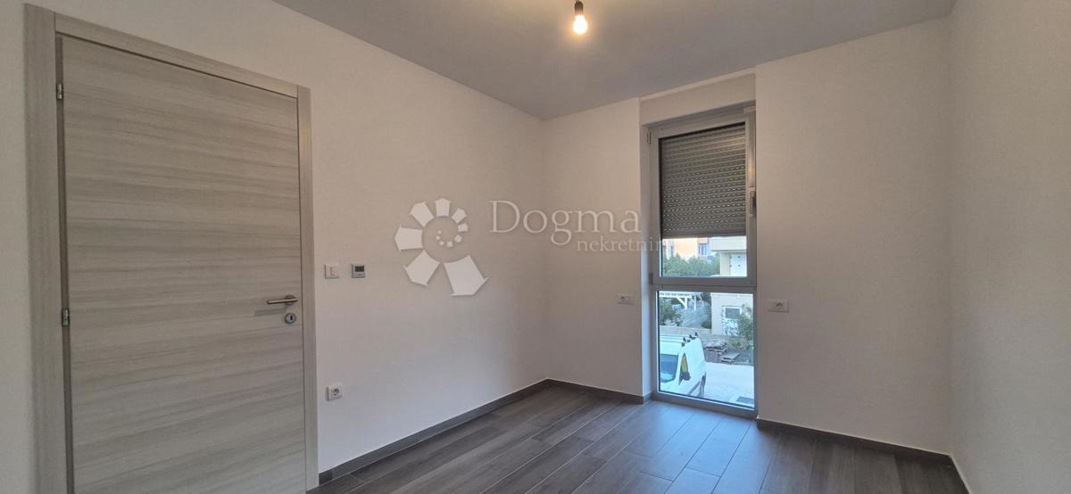 Appartamento con due camere da letto in un nuovo edificio a 1 km dal mare, superficie 54,47 m2