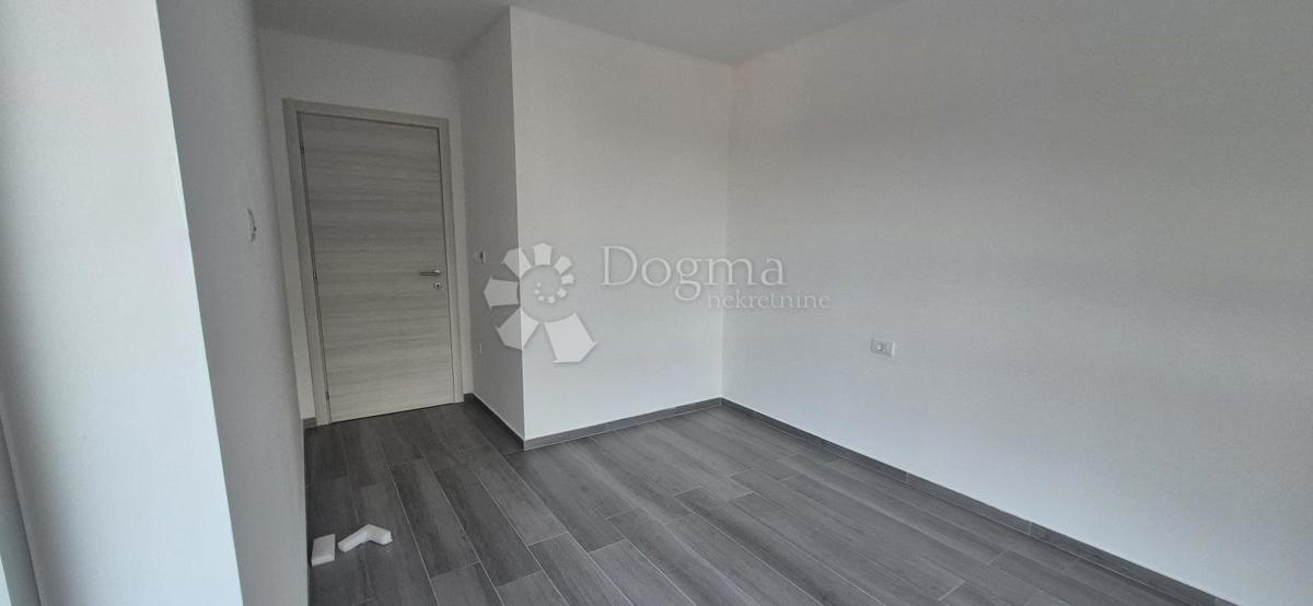 Appartamento con due camere da letto in un nuovo edificio a 1 km dal mare, superficie 54,47 m2