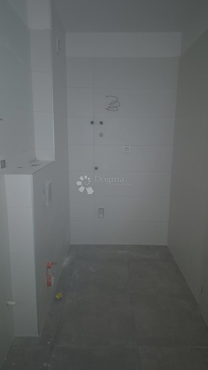 Appartamento con due camere da letto in un nuovo edificio a 1 km dal mare, superficie 54,47 m2