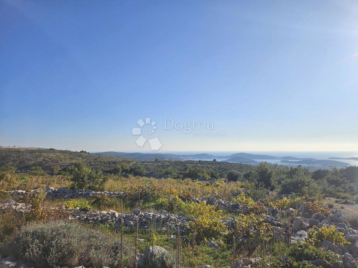 Terreno agricolo Jarebinjak, Rogoznica, 3.825m2