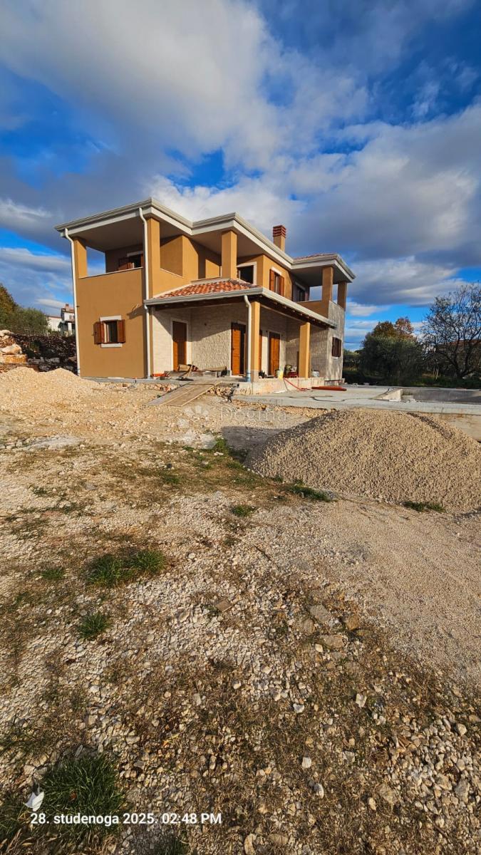 Casa Kaštelir, Kaštelir-Labinci, 190m2