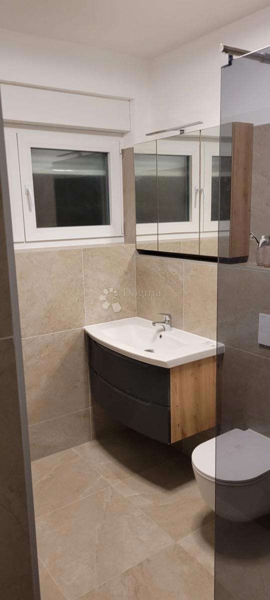 CASA DOPPIA MODERNA CON VISTA MARE ISOLA DI VIR