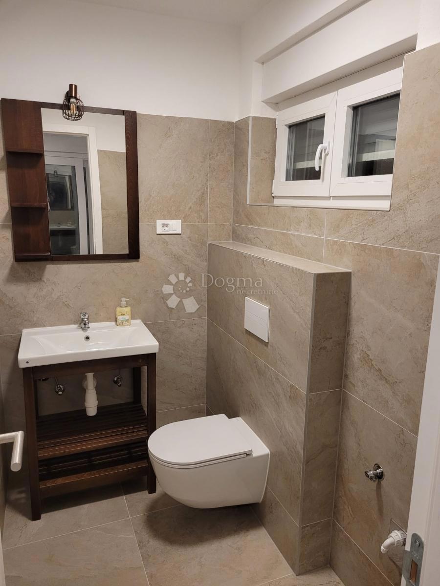 CASA DOPPIA MODERNA CON VISTA MARE ISOLA DI VIR