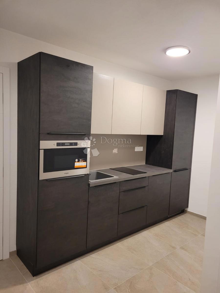 CASA DOPPIA MODERNA CON VISTA MARE ISOLA DI VIR