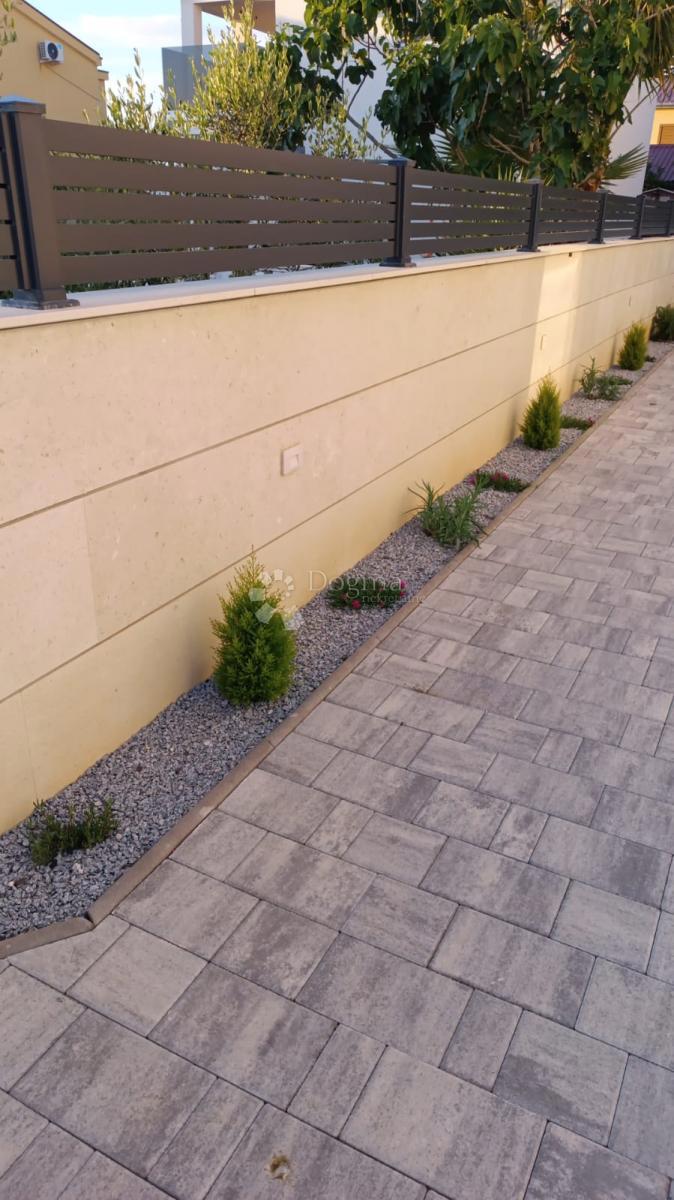 CASA DOPPIA MODERNA CON VISTA MARE ISOLA DI VIR