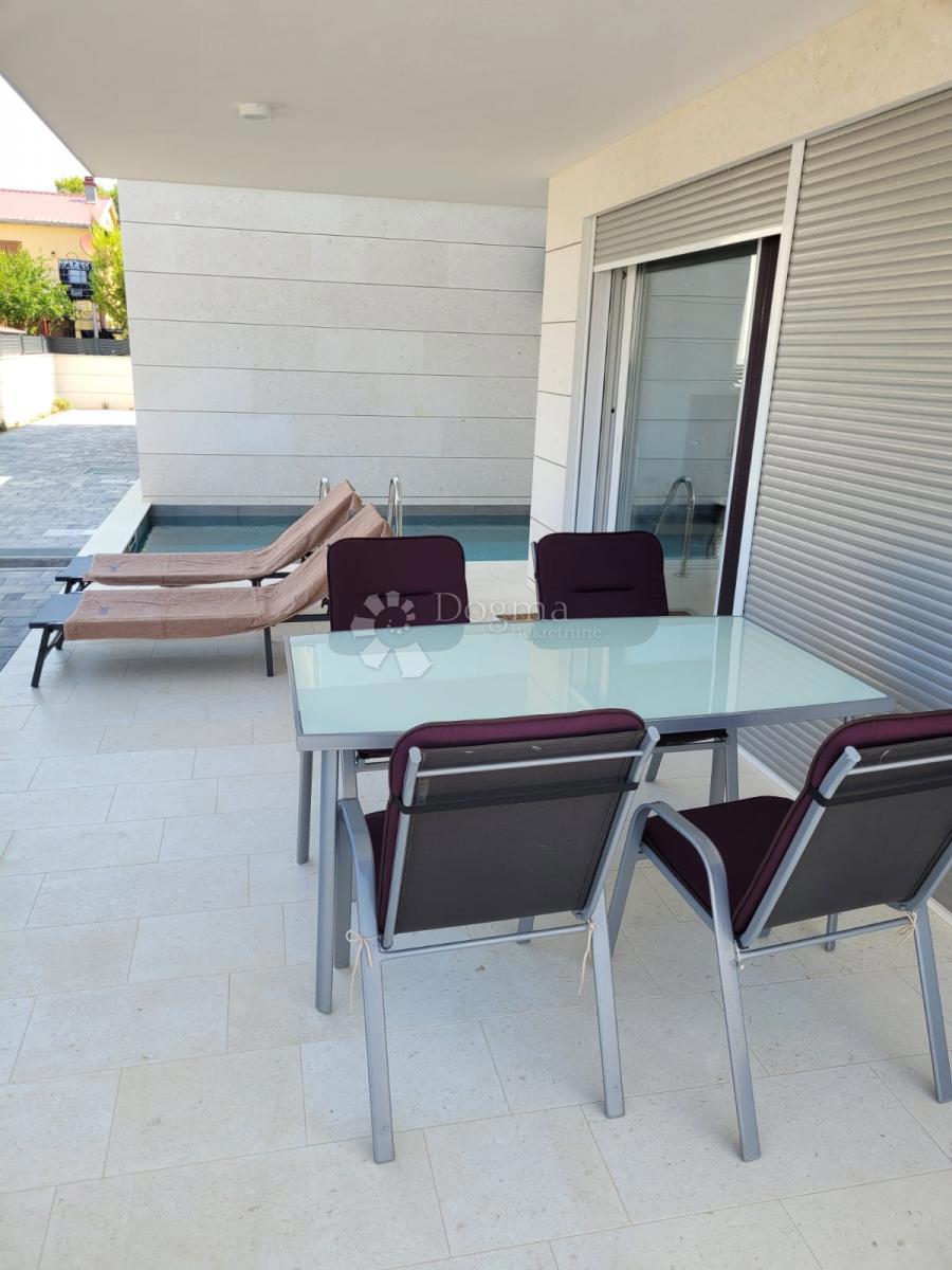 CASA DOPPIA MODERNA CON VISTA MARE ISOLA DI VIR