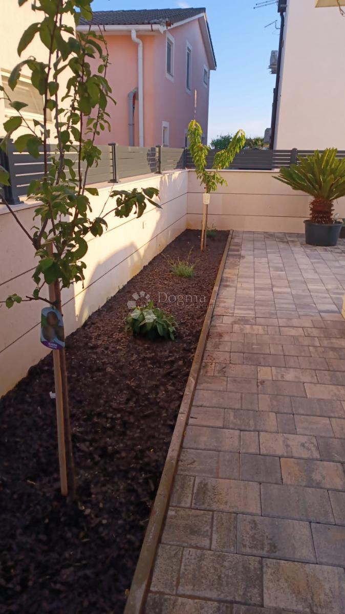 CASA DOPPIA MODERNA CON VISTA MARE ISOLA DI VIR