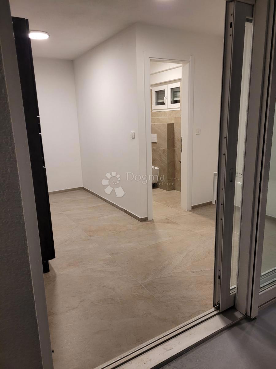 CASA DOPPIA MODERNA CON VISTA MARE ISOLA DI VIR