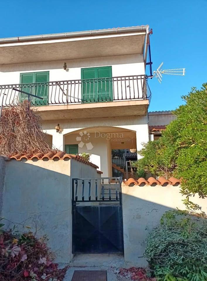 Casa Kaprije, Šibenik - Okolica, 158m2