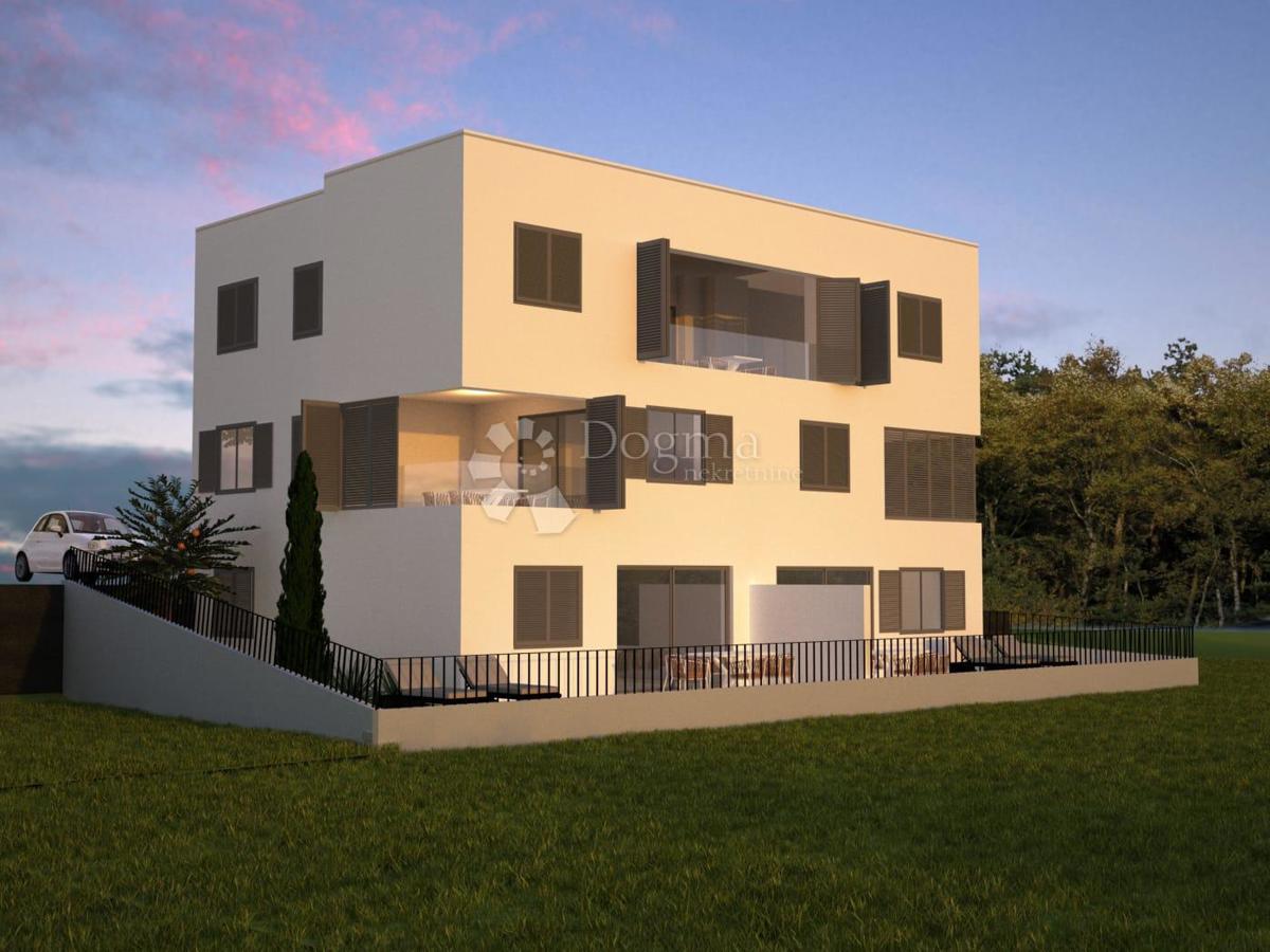 PRIMOŠTEN - POSIZIONE ECCEZIONALE, APPARTAMENTO AL PIANO TERRA