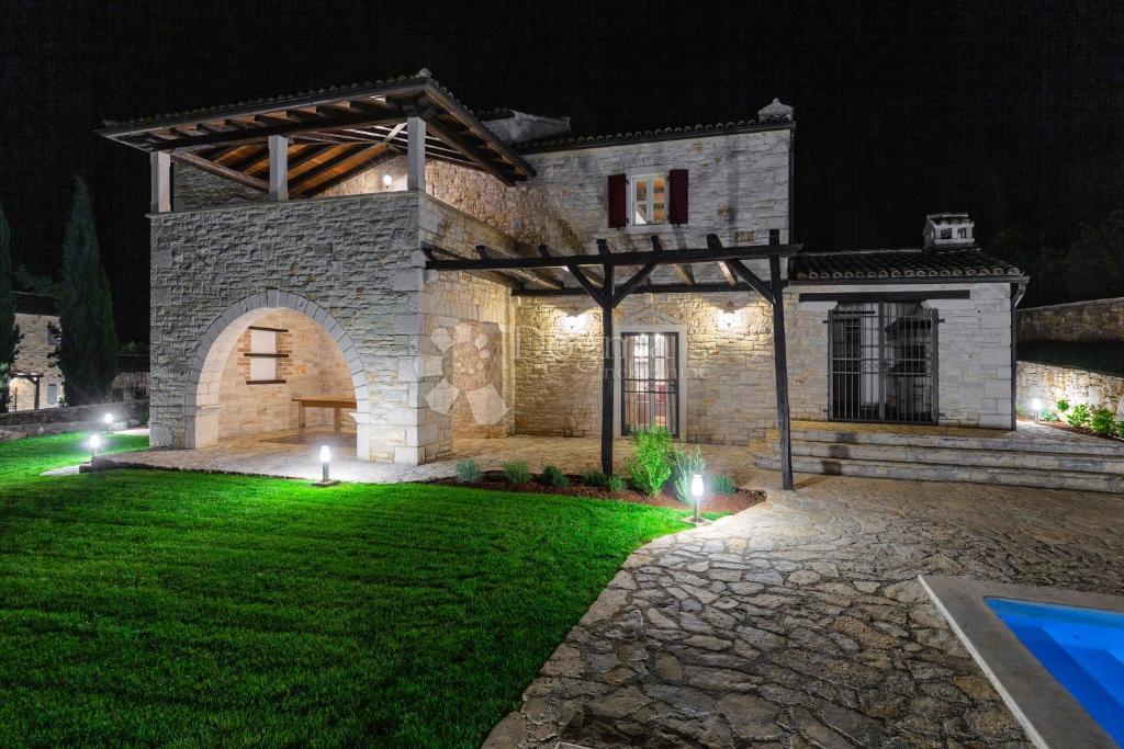 Casa Tinjan, 280m2