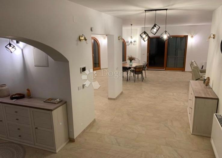 Casa Biograd na Moru, 216m2